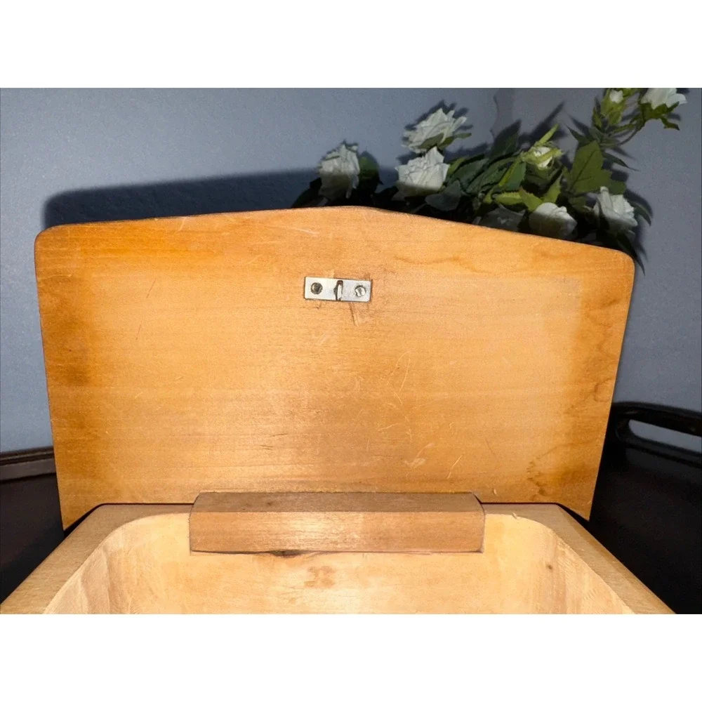 Vtg.‎ Hand Rustic Carved Wooden Jewelry Trinket Box. 7.5